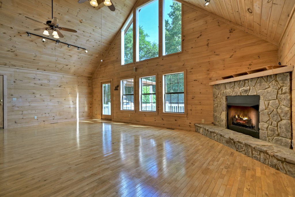 417584 Blue Ridge Residential