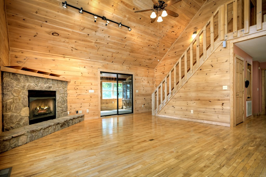 417584 Blue Ridge Residential