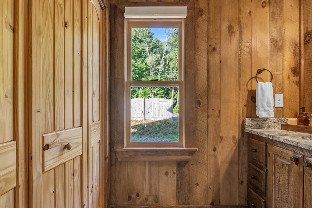 417611 Blue Ridge Residential