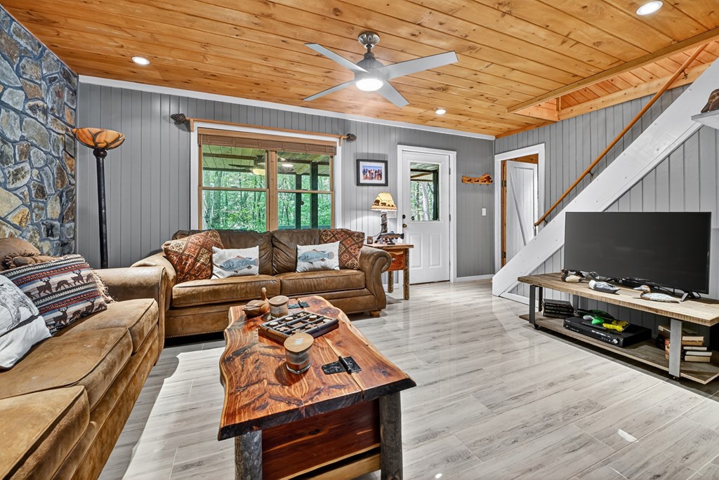 417642 Blue Ridge Residential