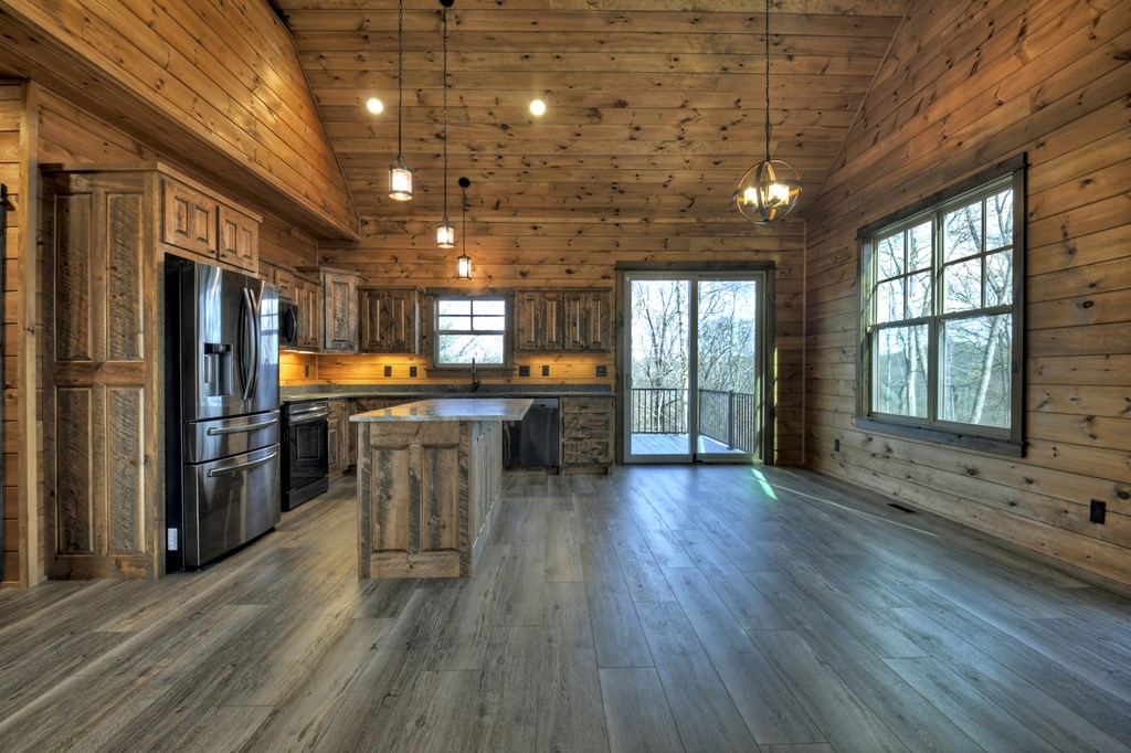 417657 Mineral Bluff Residential
