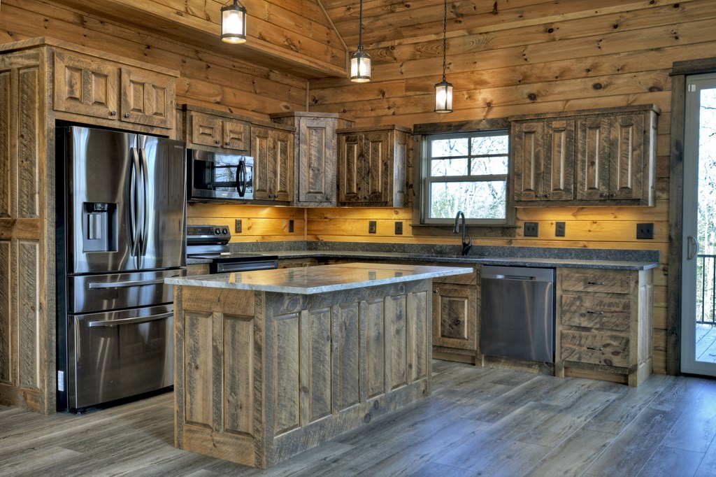 417657 Mineral Bluff Residential