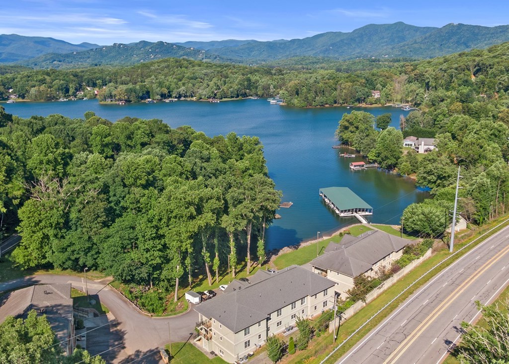 417659 Hiawassee Condominium