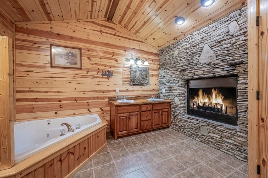 417675 Blue Ridge Residential