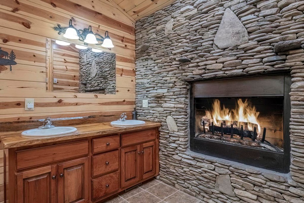417675 Blue Ridge Residential
