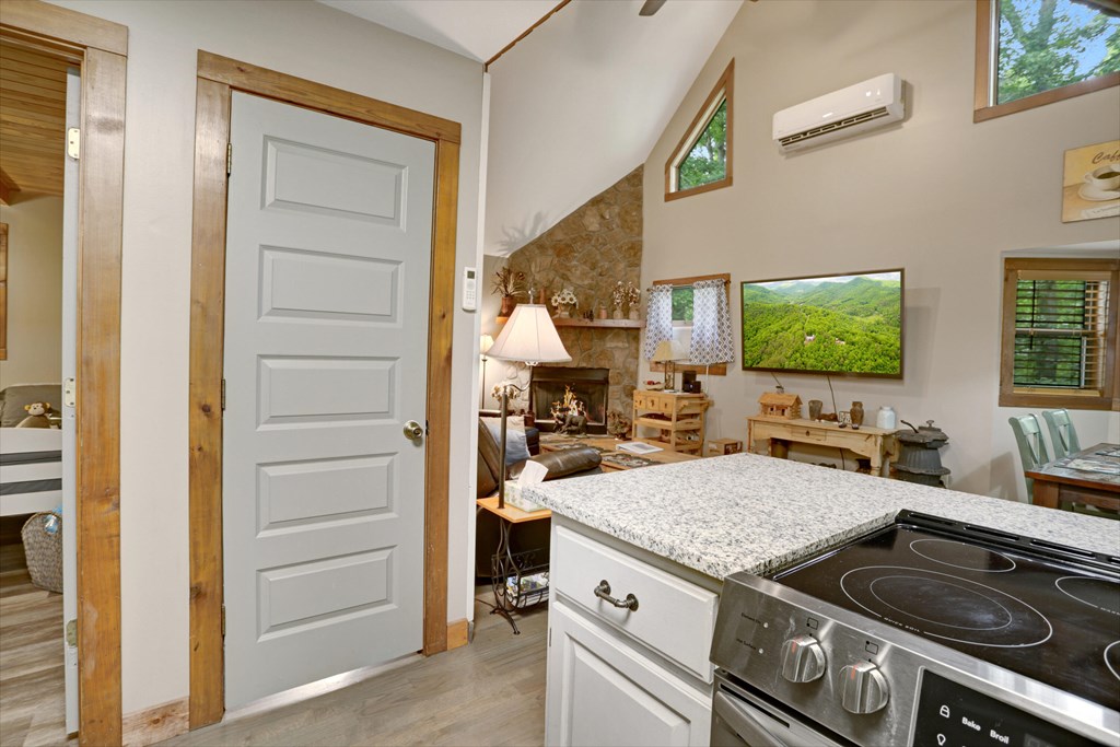 417718 Hayesville Residential