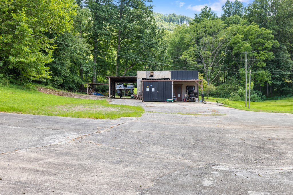 417744 Young Harris Residential