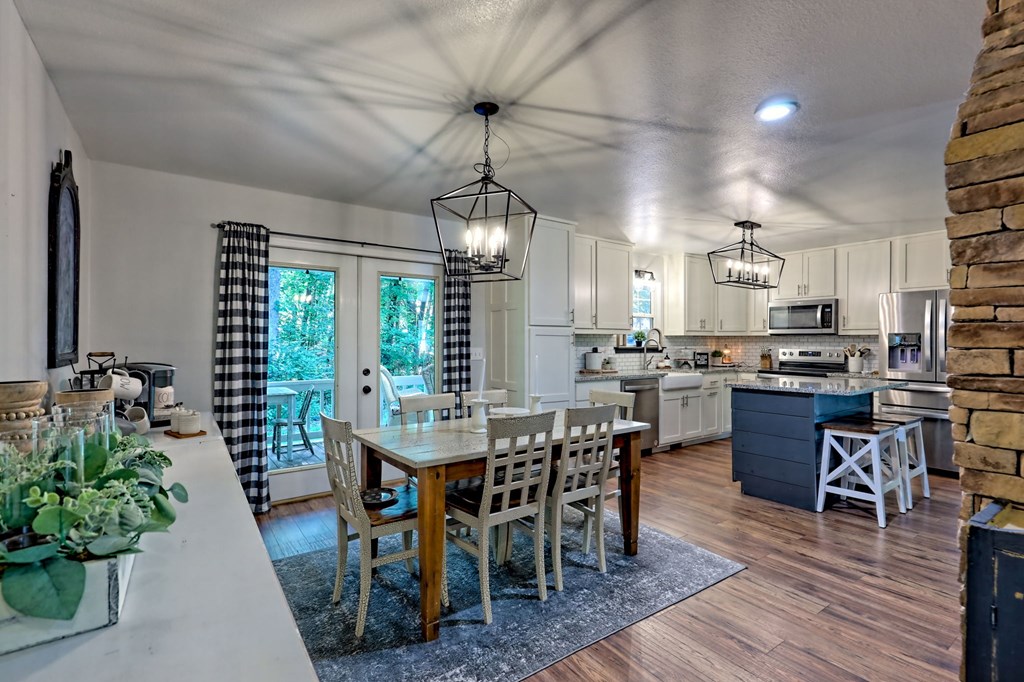 417926 Young Harris Residential
