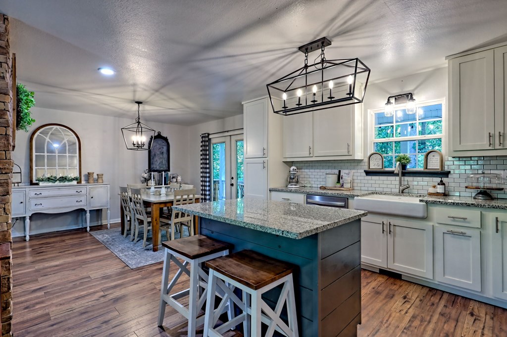 417926 Young Harris Residential