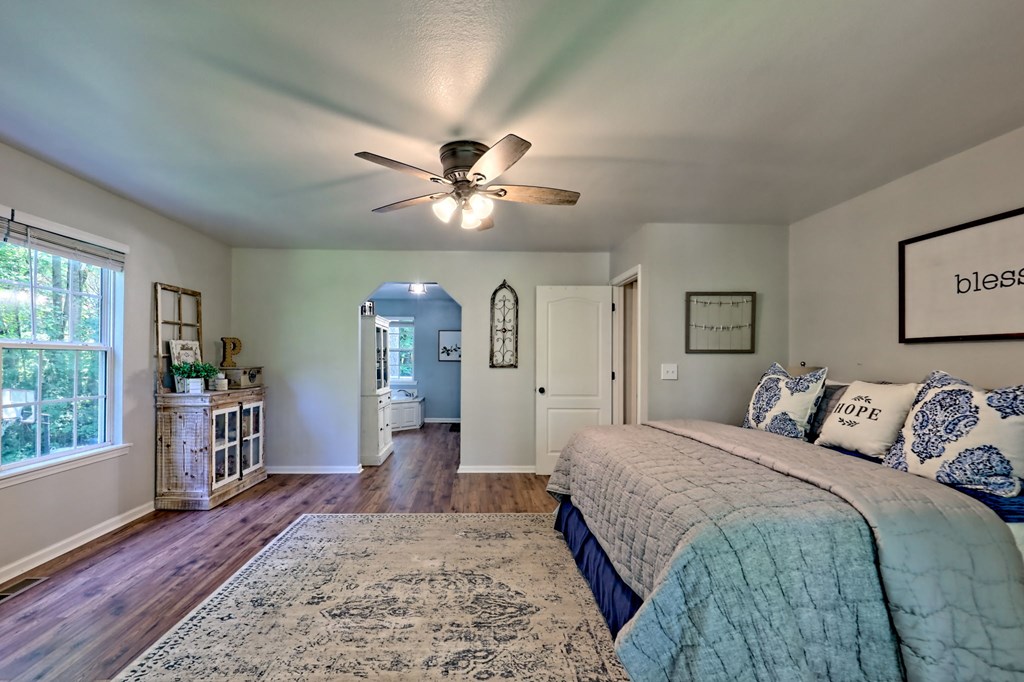 417926 Young Harris Residential