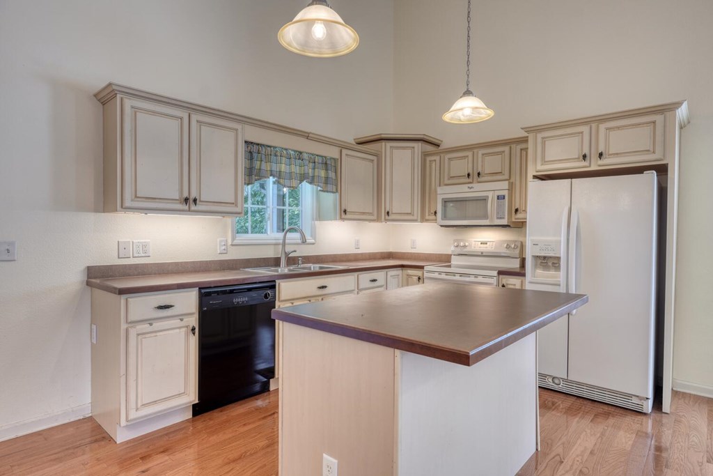 418087 Young Harris Residential