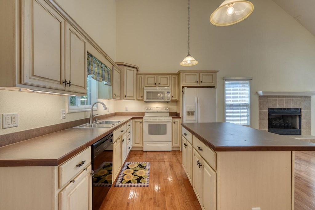 418087 Young Harris Residential