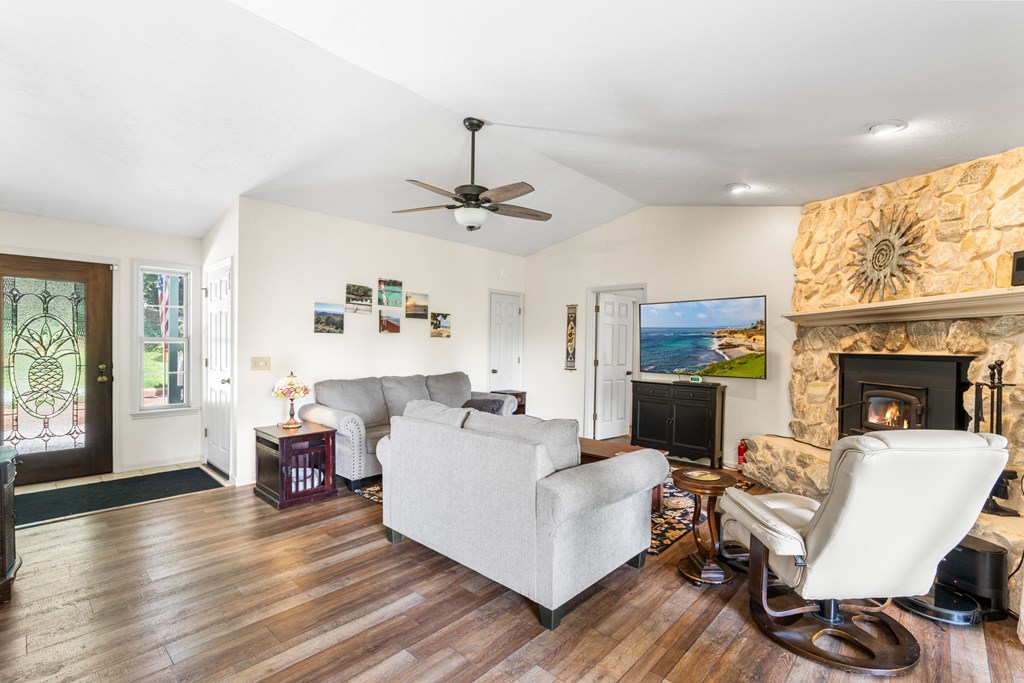 418153 Young Harris Residential