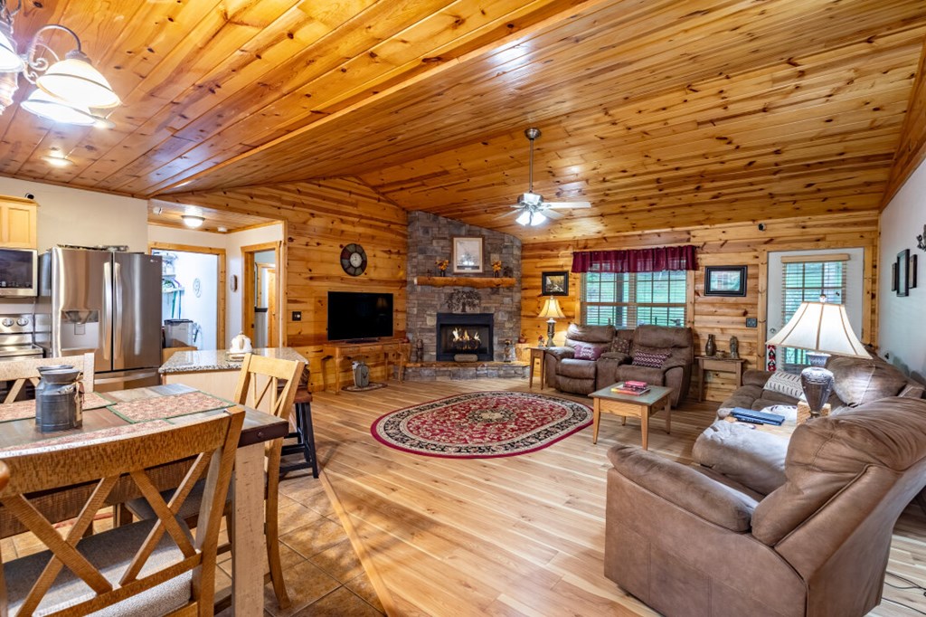 418164 Young Harris Residential