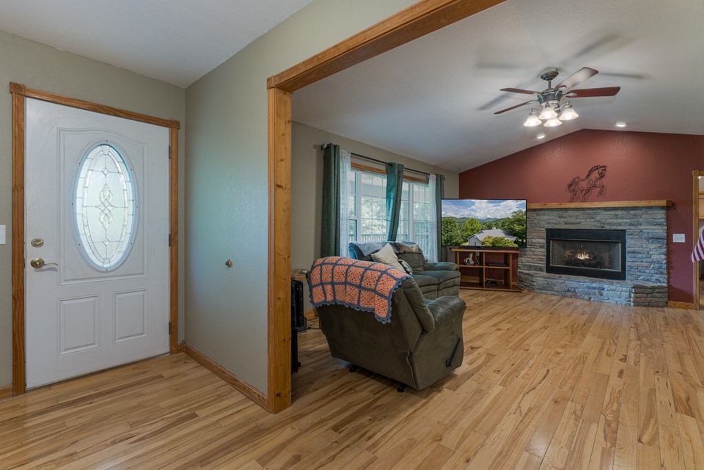 418374 Hayesville Residential