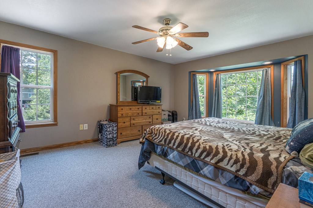 418374 Hayesville Residential