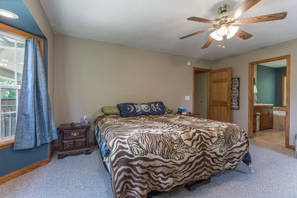 418374 Hayesville Residential