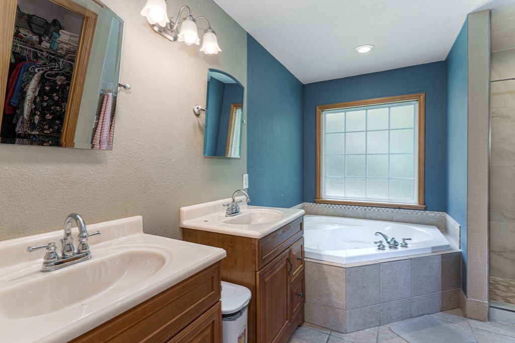 418374 Hayesville Residential