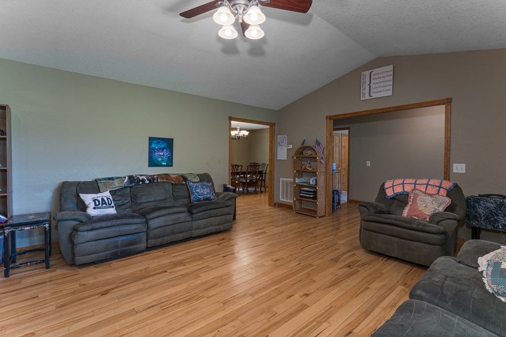 418374 Hayesville Residential