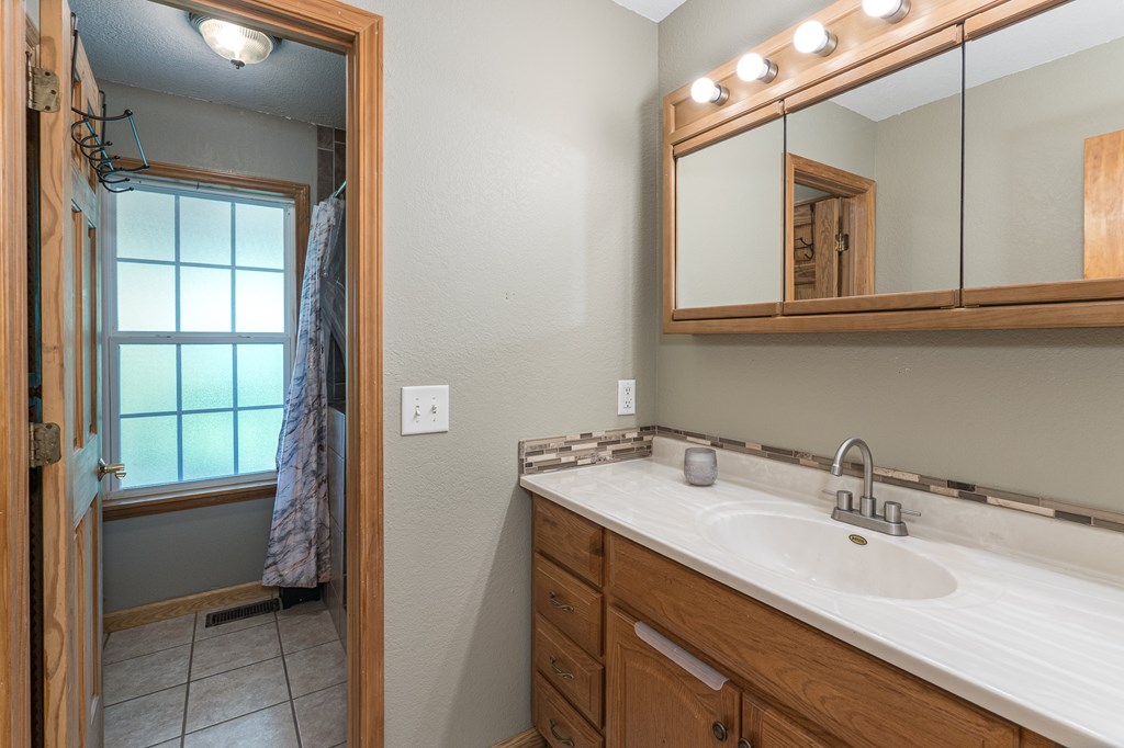 418374 Hayesville Residential