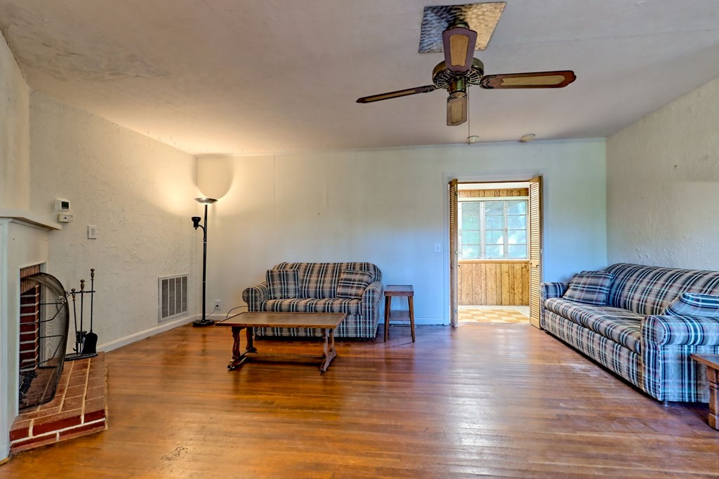 418400 Hiawassee Residential