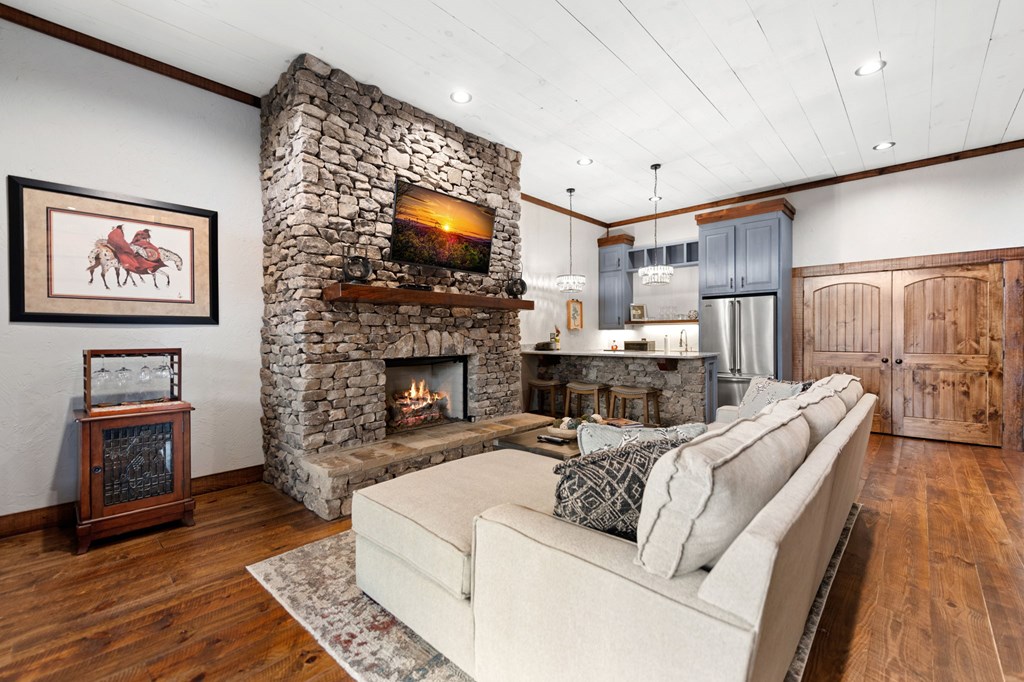 418516 Blue Ridge Residential