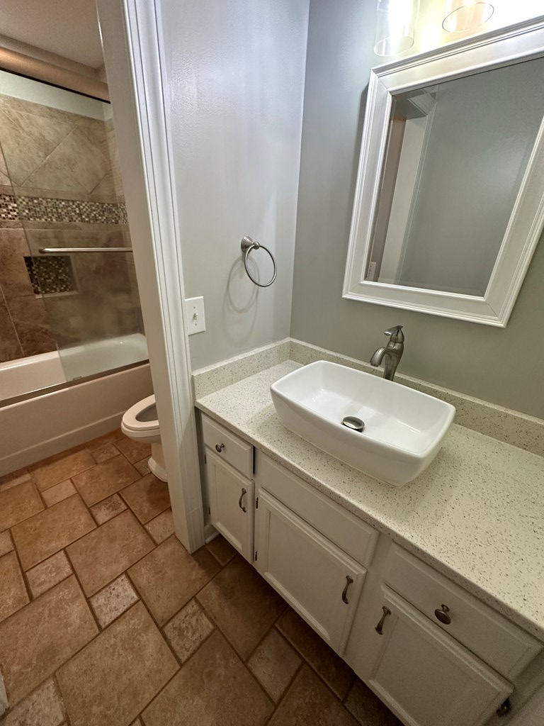 418582 Culloden Residential