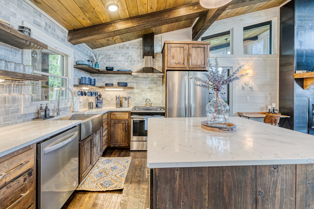 418593 Blue Ridge Residential