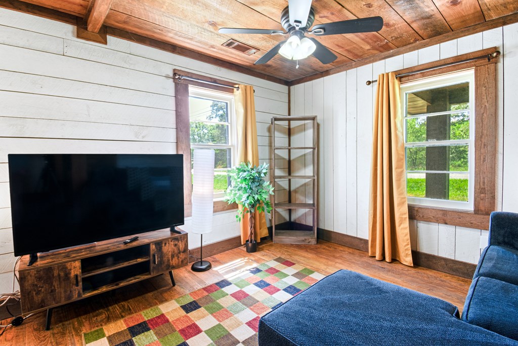 418605 Blue Ridge Residential