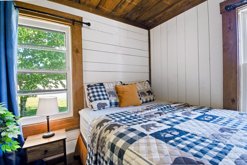 418605 Blue Ridge Residential