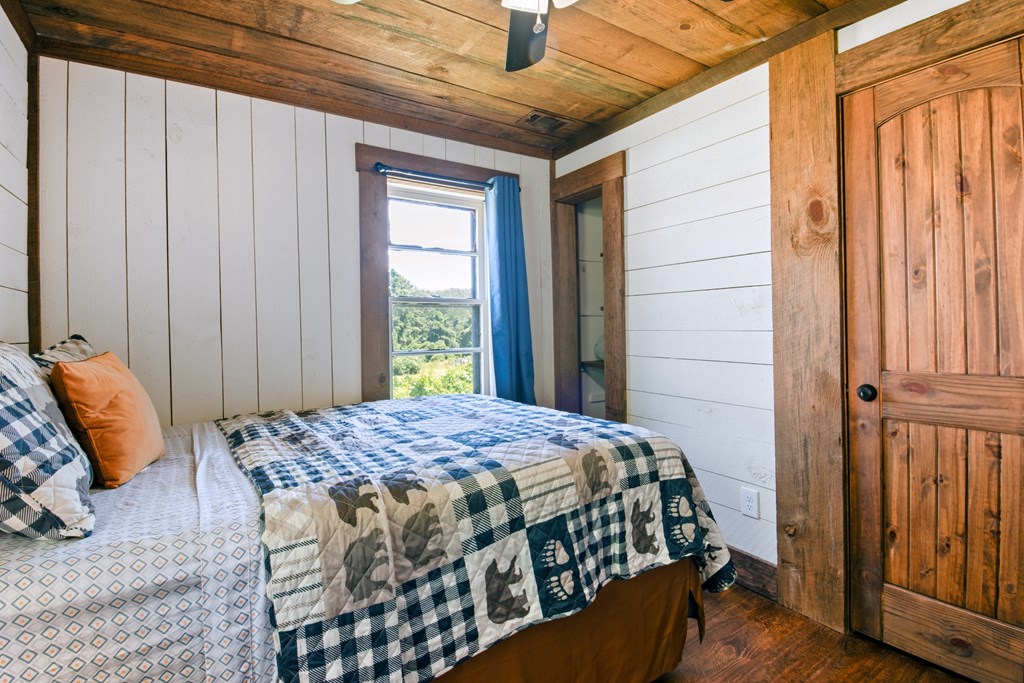 418605 Blue Ridge Residential