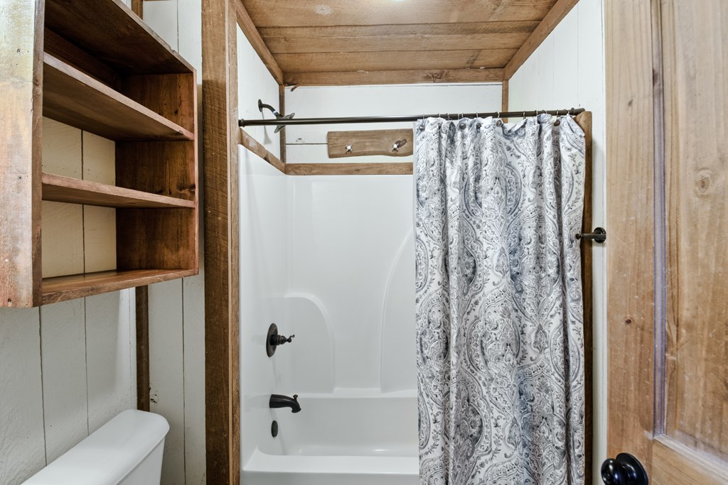 418605 Blue Ridge Residential