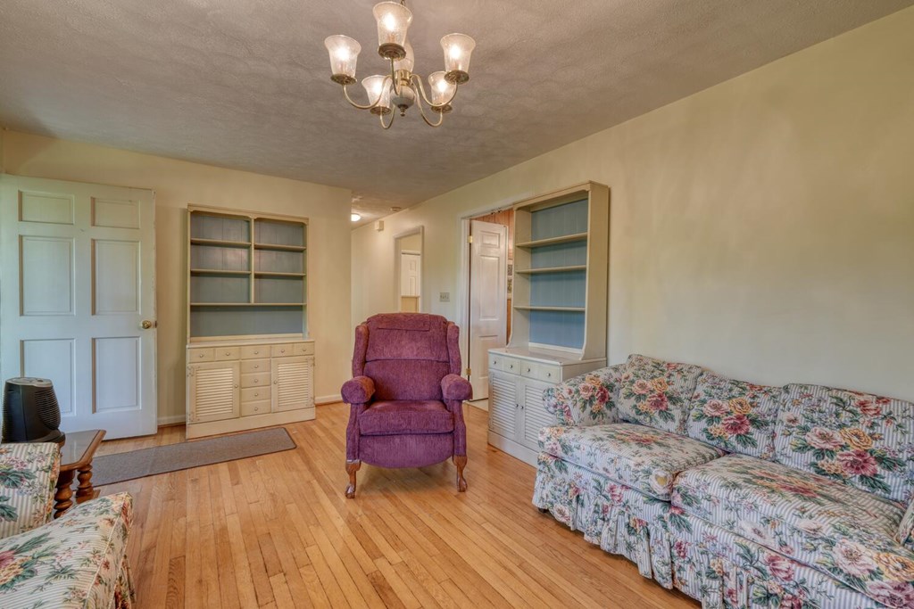 418637 Hayesville Residential