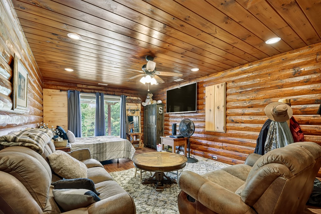 418639 Mineral Bluff Residential