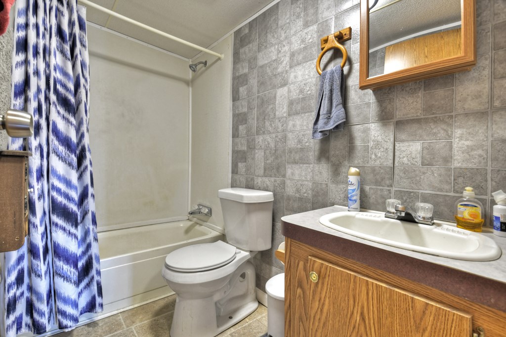 418647 Blue Ridge Residential