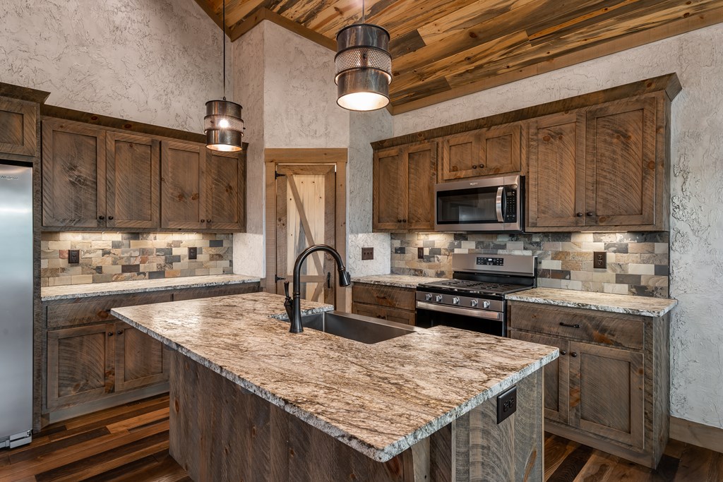 418695 Talking Rock Residential