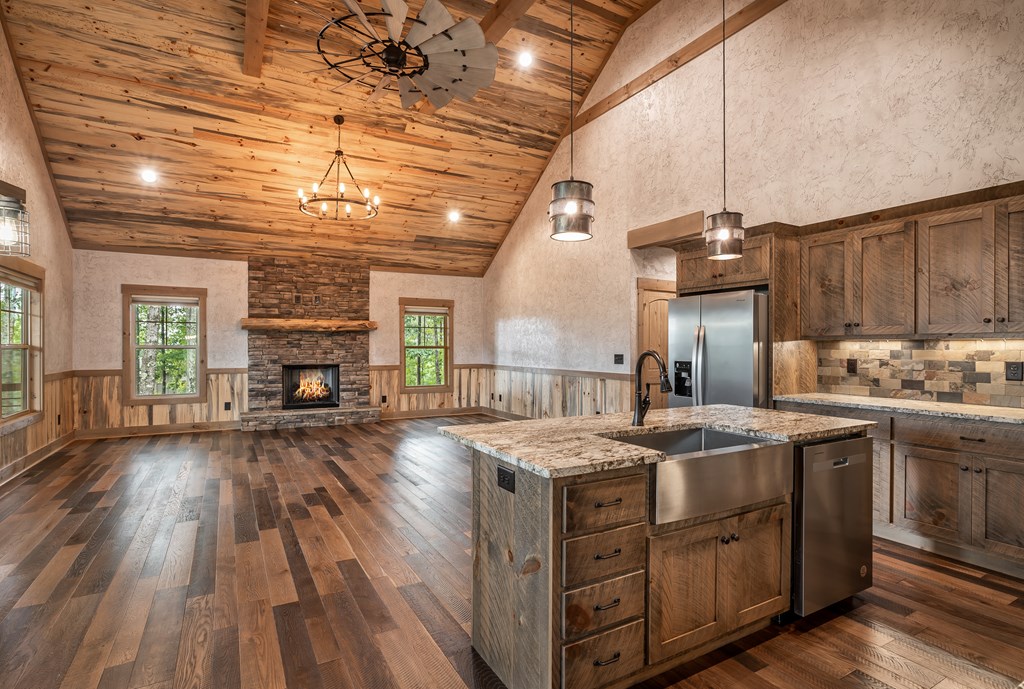 418695 Talking Rock Residential