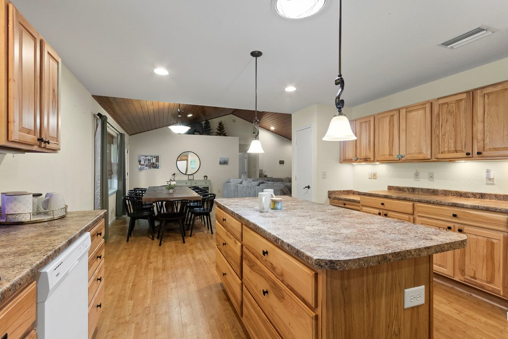 418702 Brasstown Residential