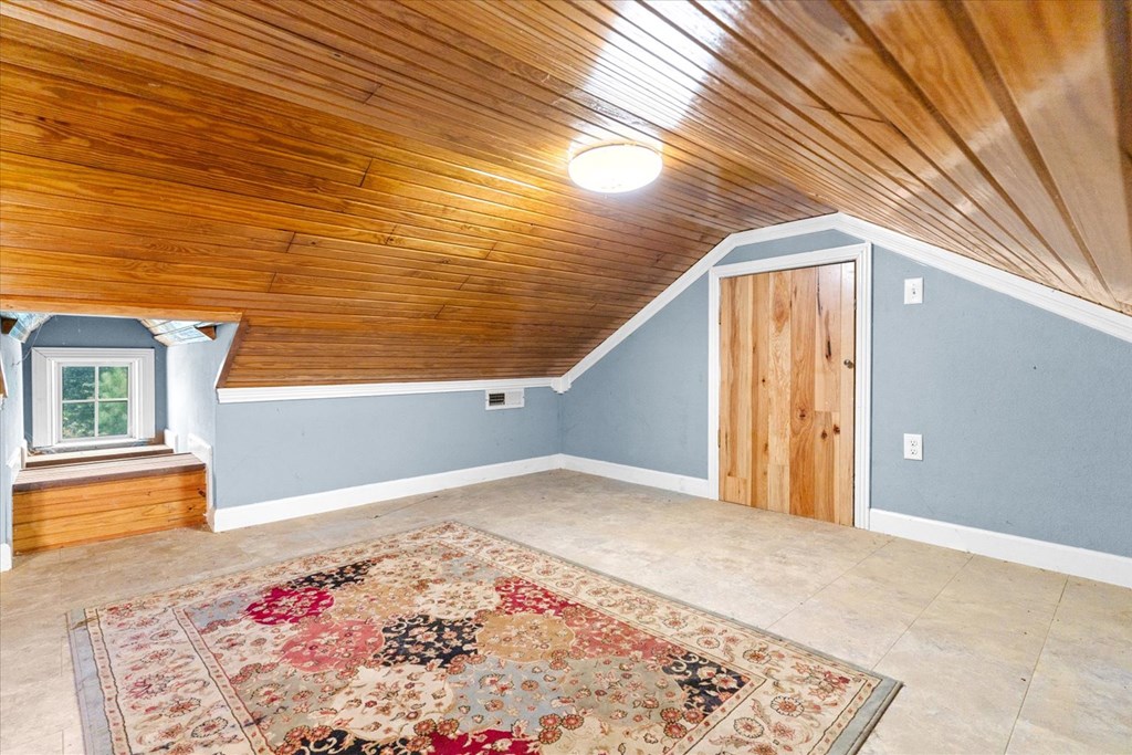 418709 Chatsworth Residential