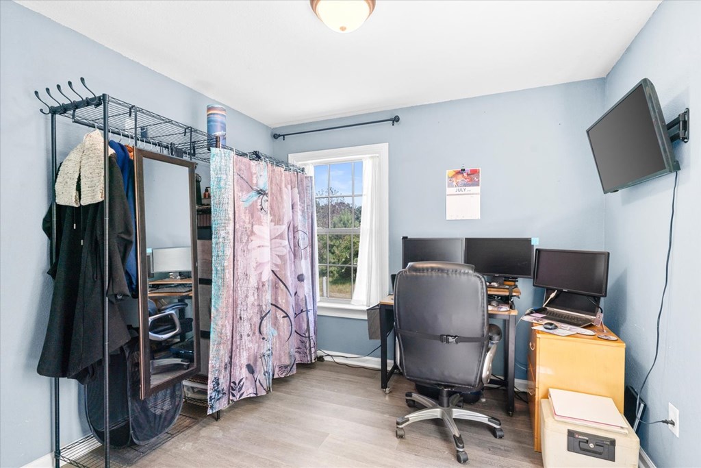 418709 Chatsworth Residential