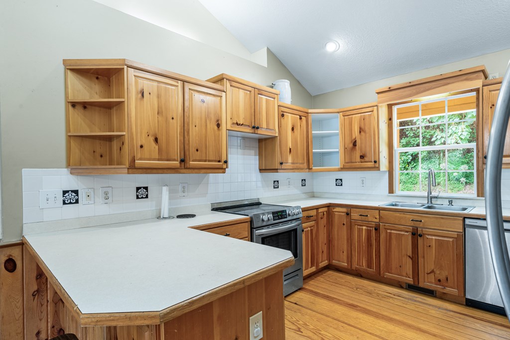 418711 Hayesville Residential