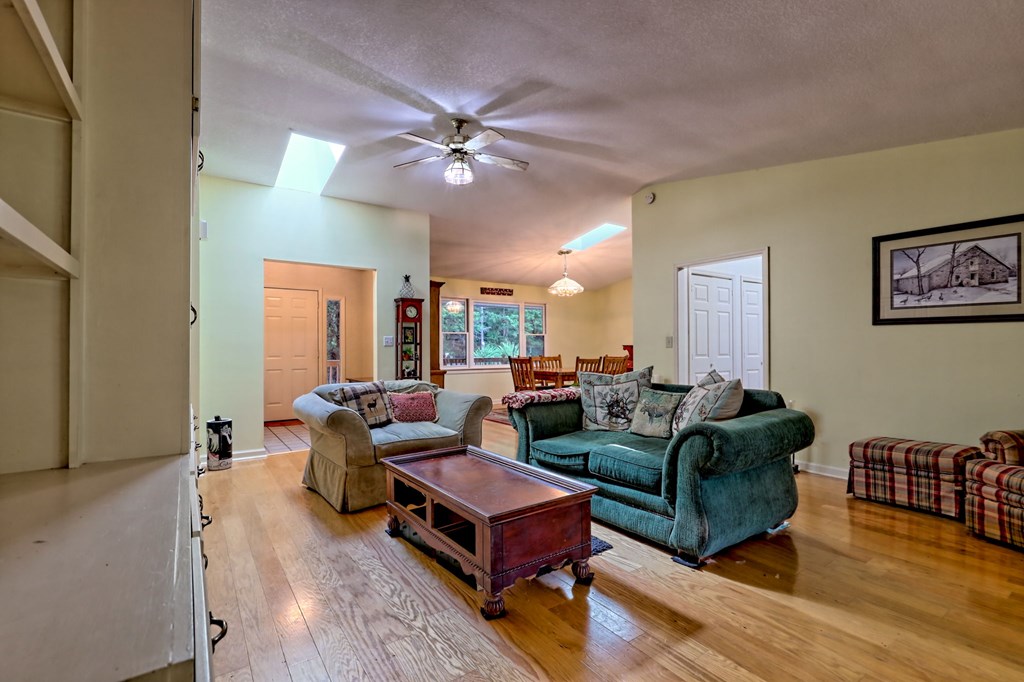 418736 Young Harris Residential
