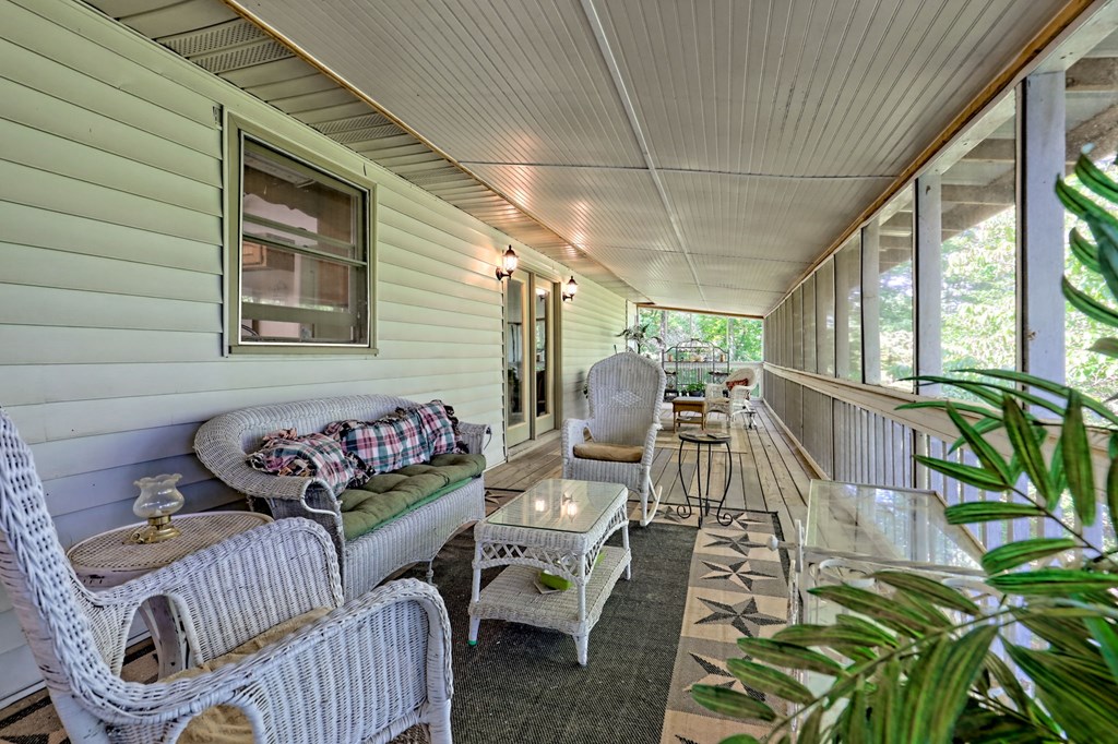 418736 Young Harris Residential