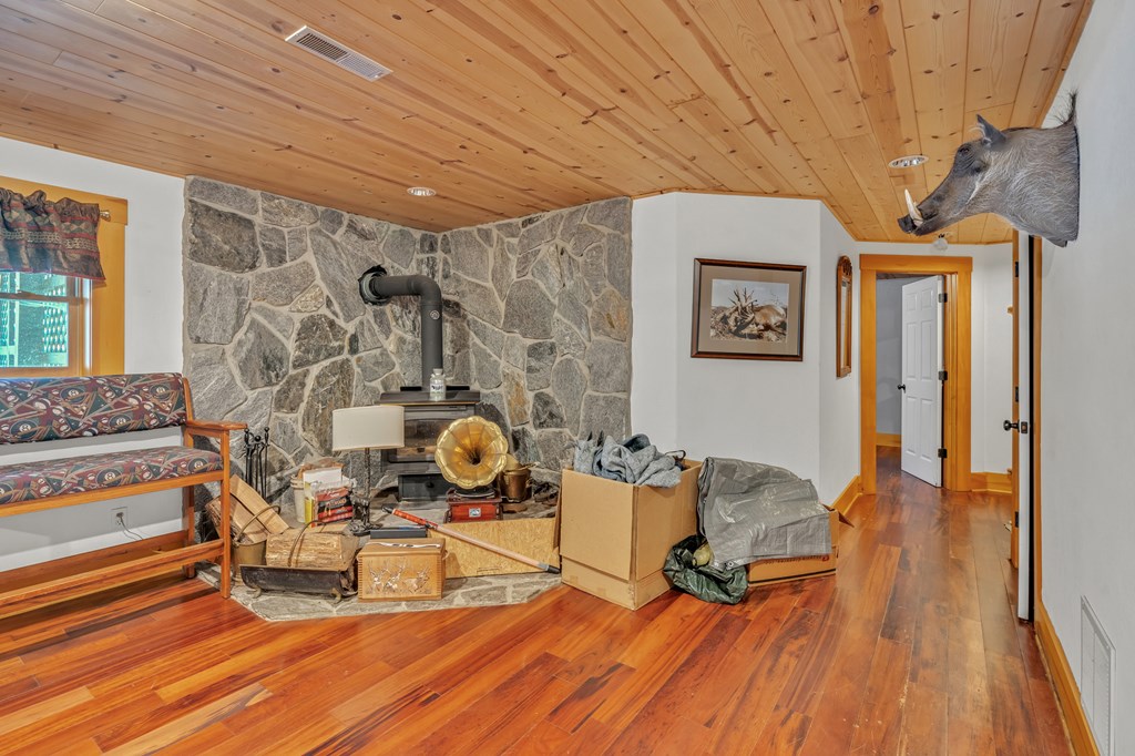 418743 Hayesville Residential