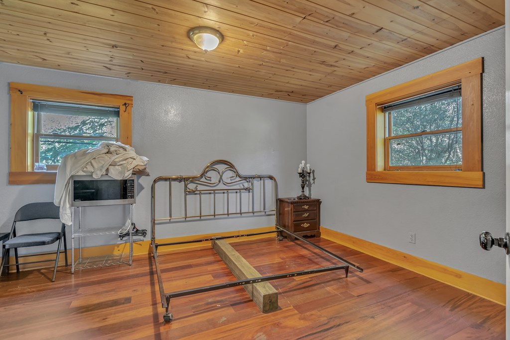 418743 Hayesville Residential