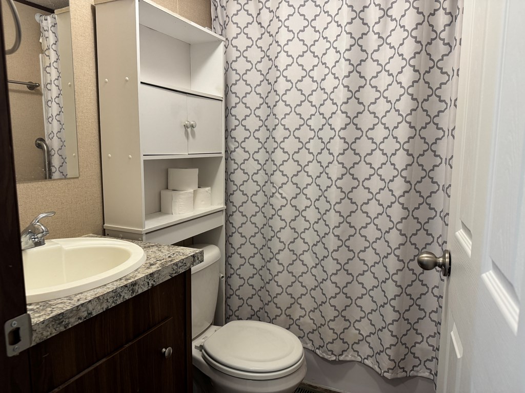 418754 Chatsworth Residential