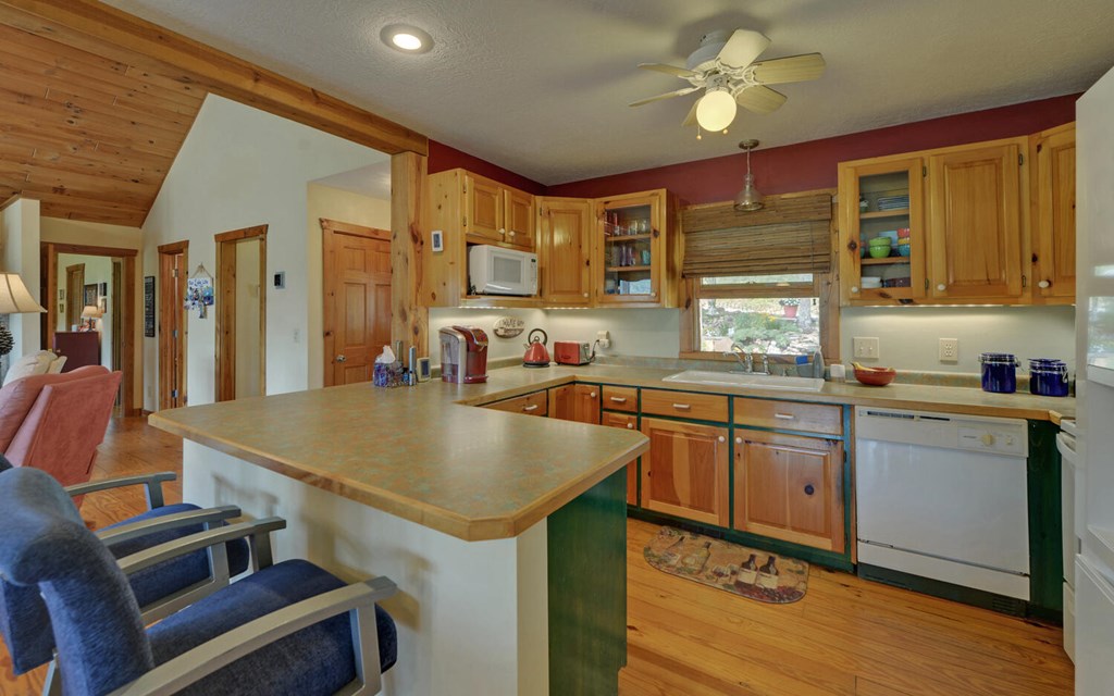 418782 Young Harris Residential