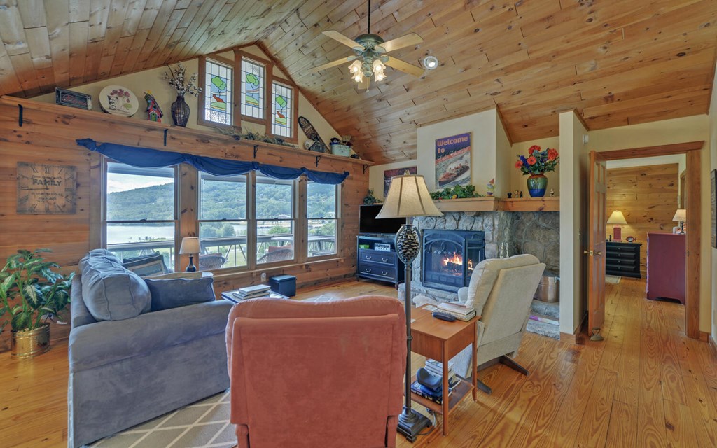 418782 Young Harris Residential