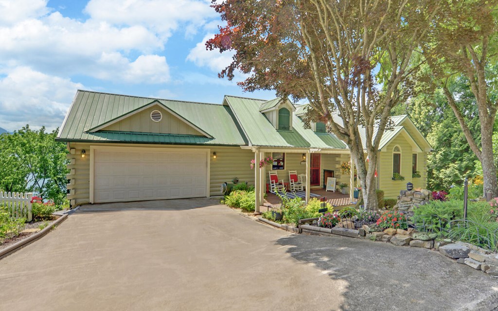418782 Young Harris Residential