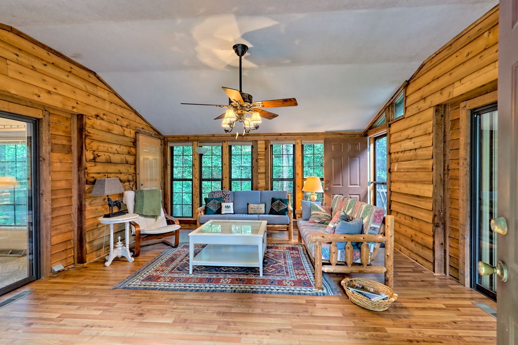 418828 Hayesville Residential
